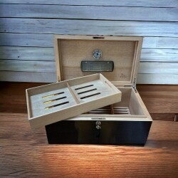 Lubinski İtaly Humidor Puro Kutusu Karbon Desen 120's Cigar Spa Elektronik Puro Nemlendirme Cihazı - Lubinski (1)