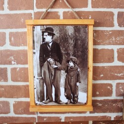 Rustik Ahşap Çerçeveli Vintage Metal Pano Charlie Chaplin 20x30 - T-BEK (1)